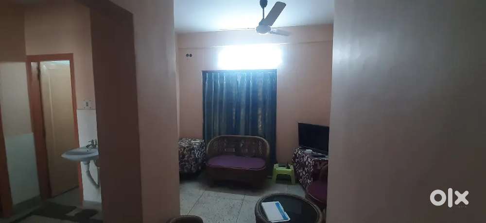 2bhk Flat near netaji metro station