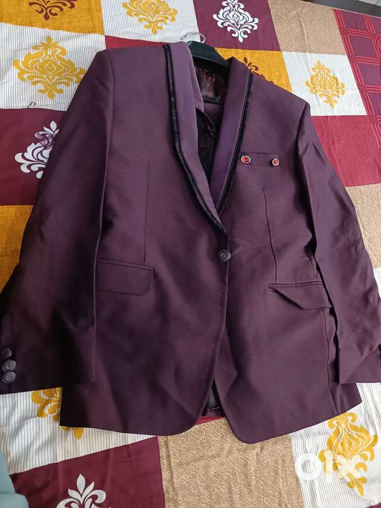 Coat pent and waist coat in excellent condition