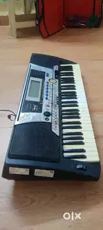 Yamaha PSR 550