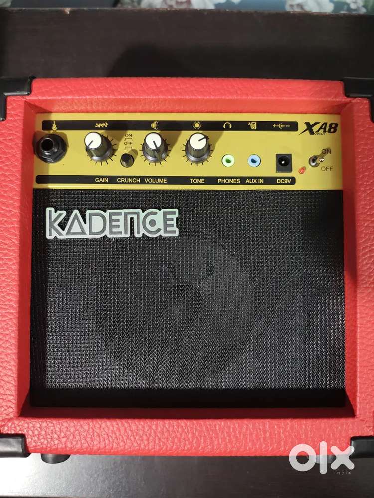Kadence XA8 portable mini electric/acoustic guitar amplifier