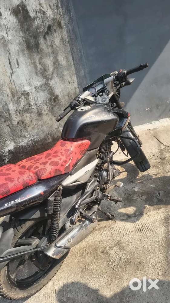 Bajaj palsar 135