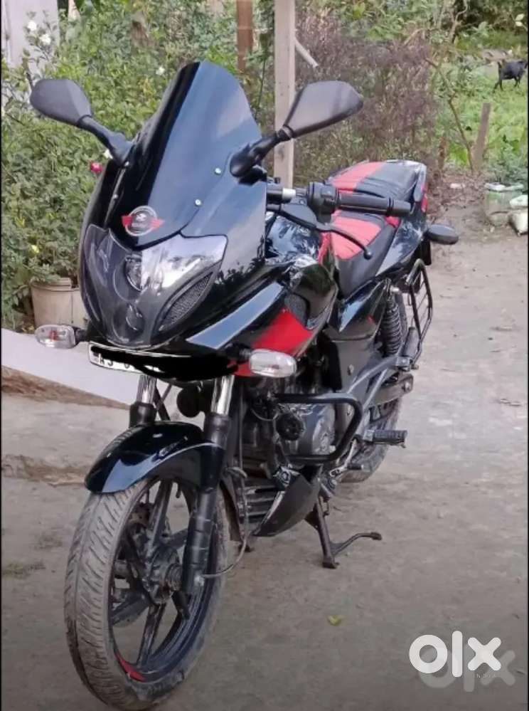 Bajaj pulsar 220f .