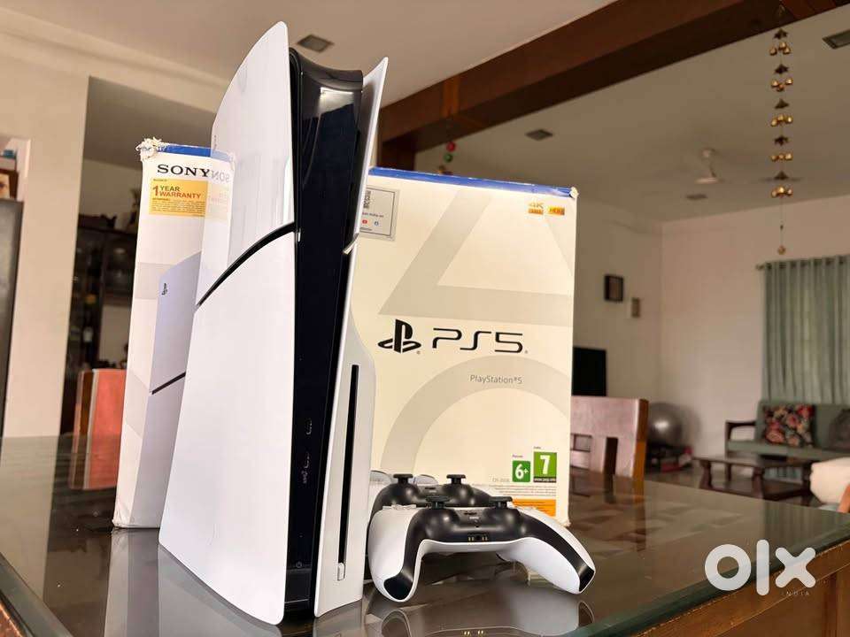 PS5 Slim - Disc Version (used less)
