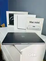 Apple macbook M1 max 64gb ram 1tb ssd cycle count 120 very neat peice