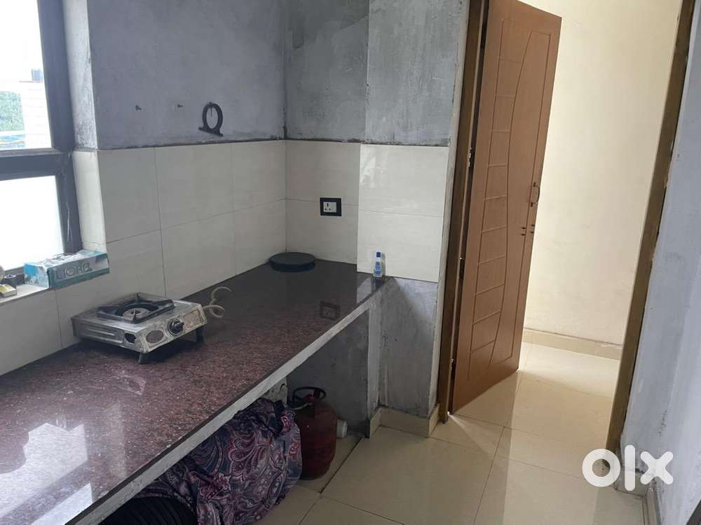 Room for rent in roorkee highway Avas vikas