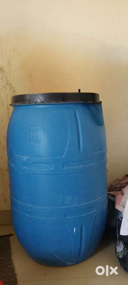 नीला ड्राम