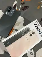 Vivo y200 5g on very good new condition