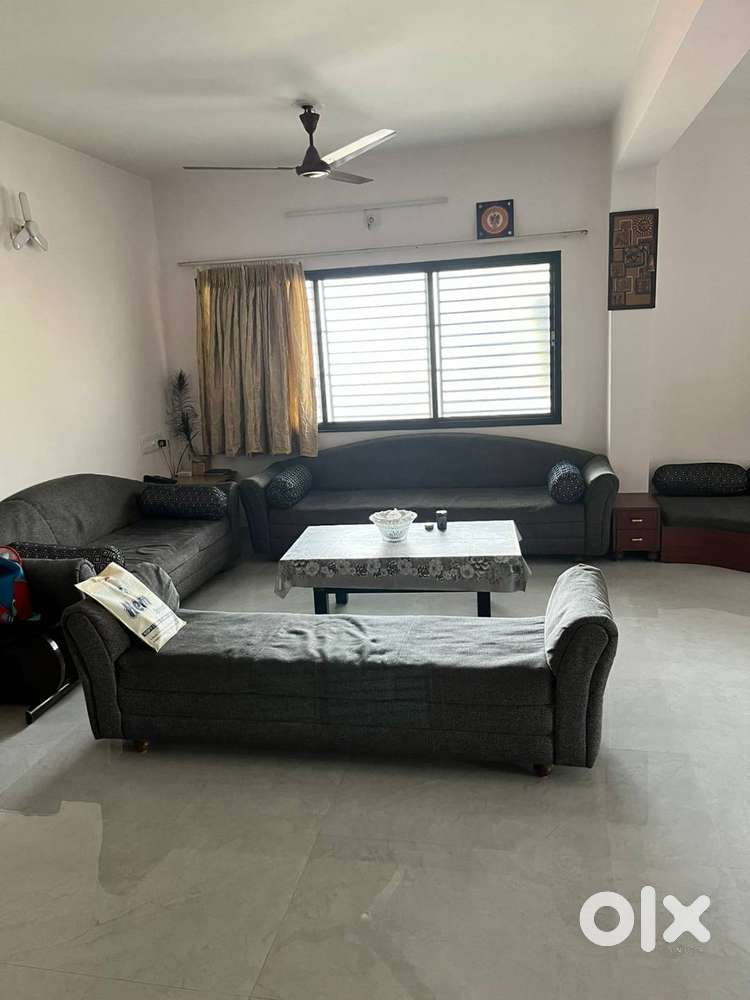 For Sell 4BHK Fully Furnished Flat Navrangpura
