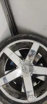 24 inch wheels scorpio ,thar. 3 tyres 4 wheels  1 tyre damage