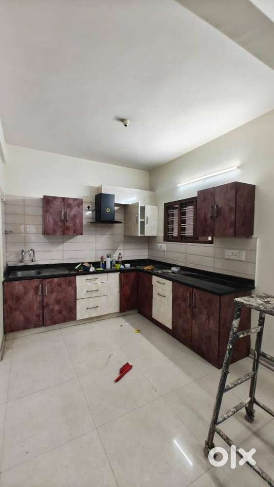 Semi-Furnished 3 BHK Builder Floor for Lease.