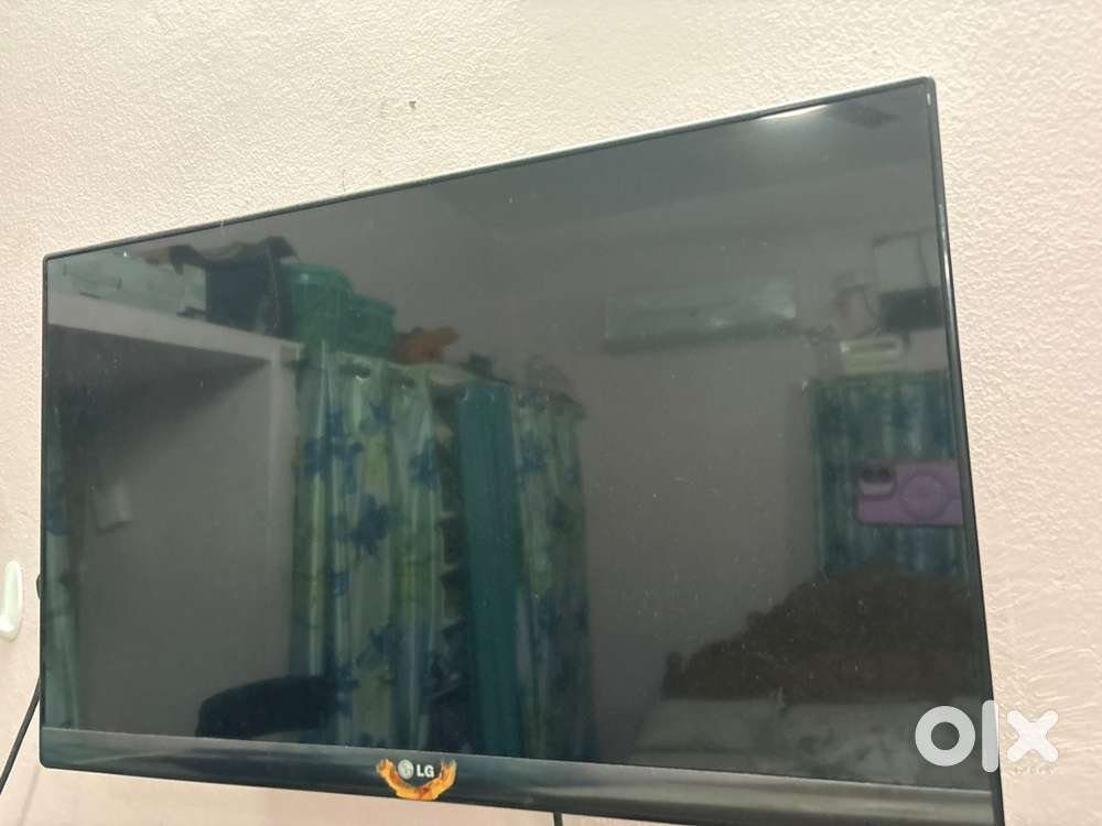 32 inches LG TV
