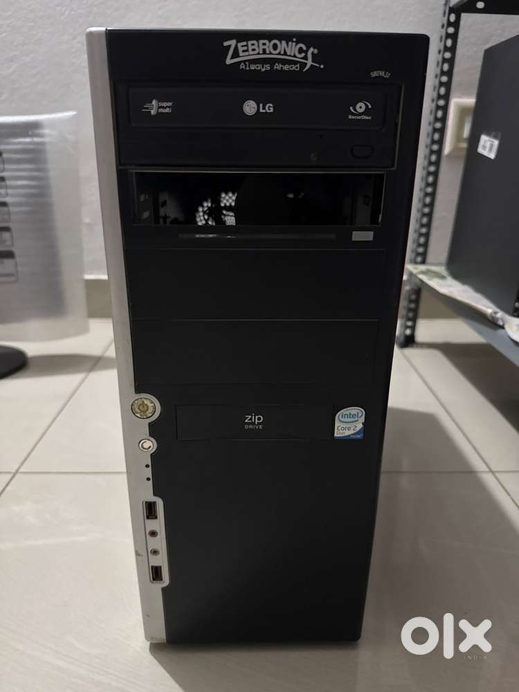 Computer Desktop with monitor in super condition