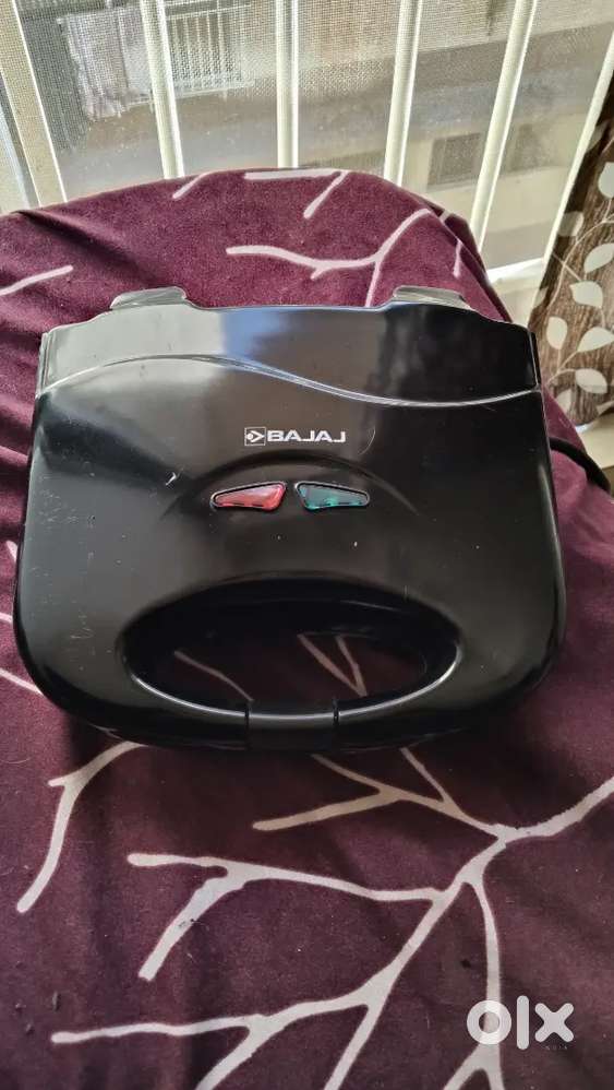 Bajaj sandwich maker with grill