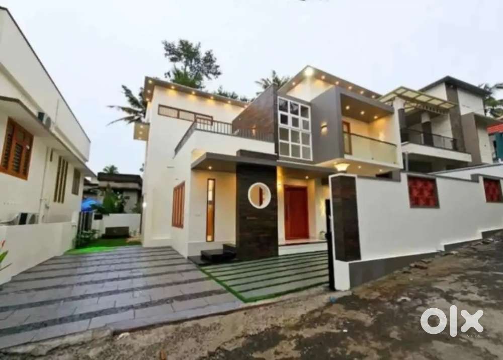 Excellent Residential House Kazhakuttam Pothancode Town junction just