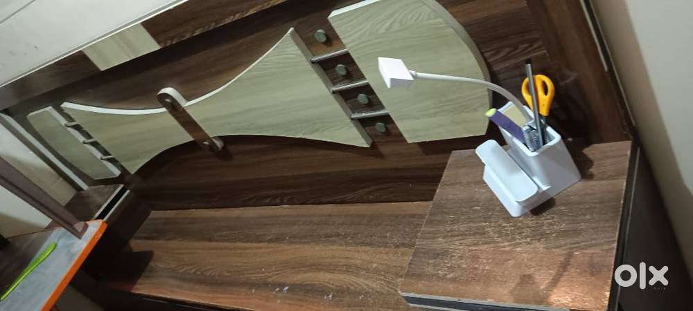 7/6 bed with storage