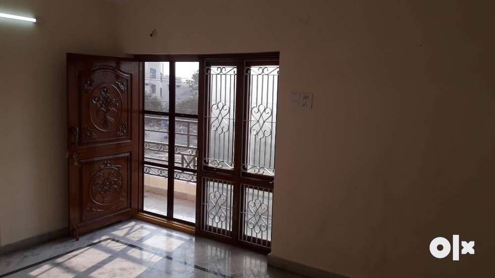 3-BHK EAST FACING FLAT AVAILABLE AT BHARATHI-NAGAR WITH ALL AMENITIES.