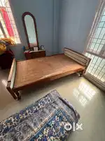 Good conditioned Teak bed