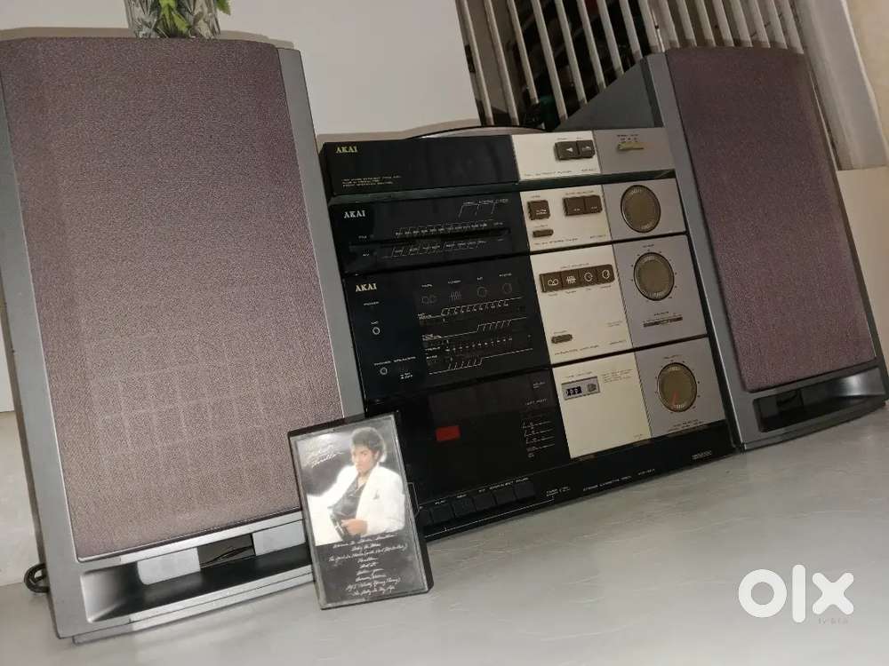 Akai music system cassette tape am me  record player 2