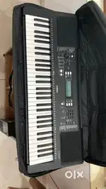 Yamaha PSR E373 Keyboard