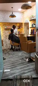 Man salon seals