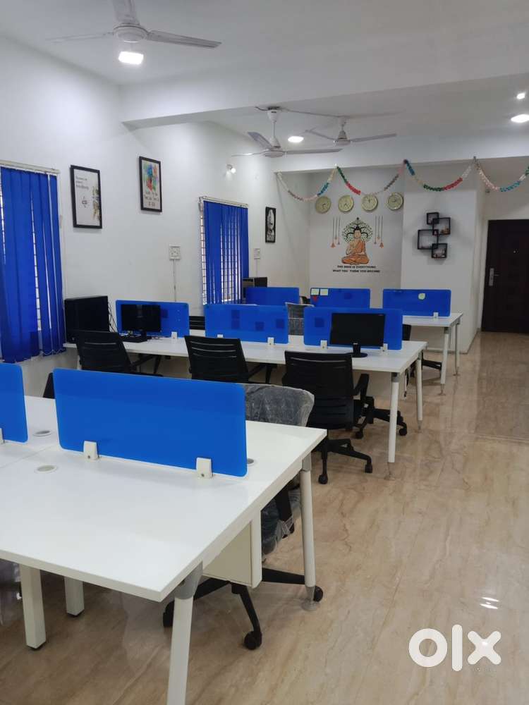 Ready to MOVE SOFTWARE OFFICE - 22 seater