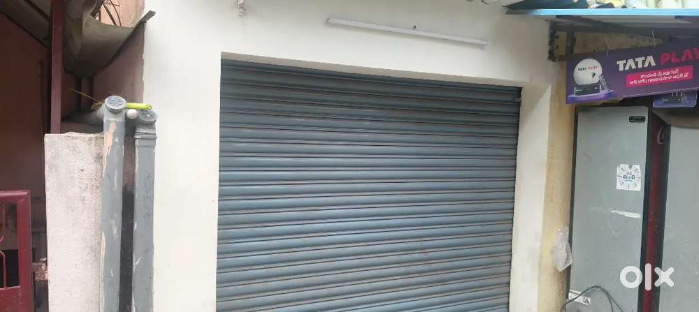 Office for sale in prime location with low rent