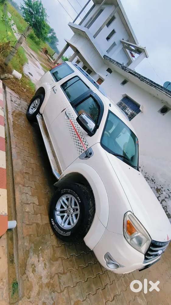 Ford Endeavour 2011