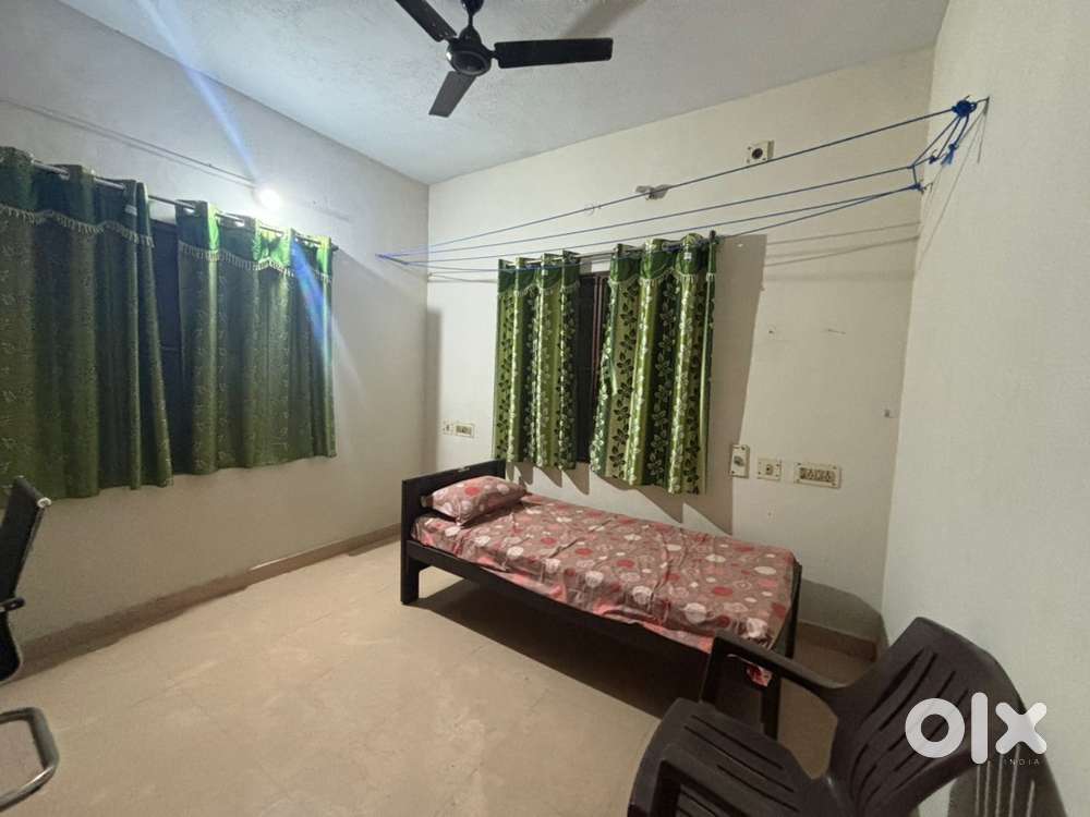 Well maintained Single room stay available near Ramapuram DLF