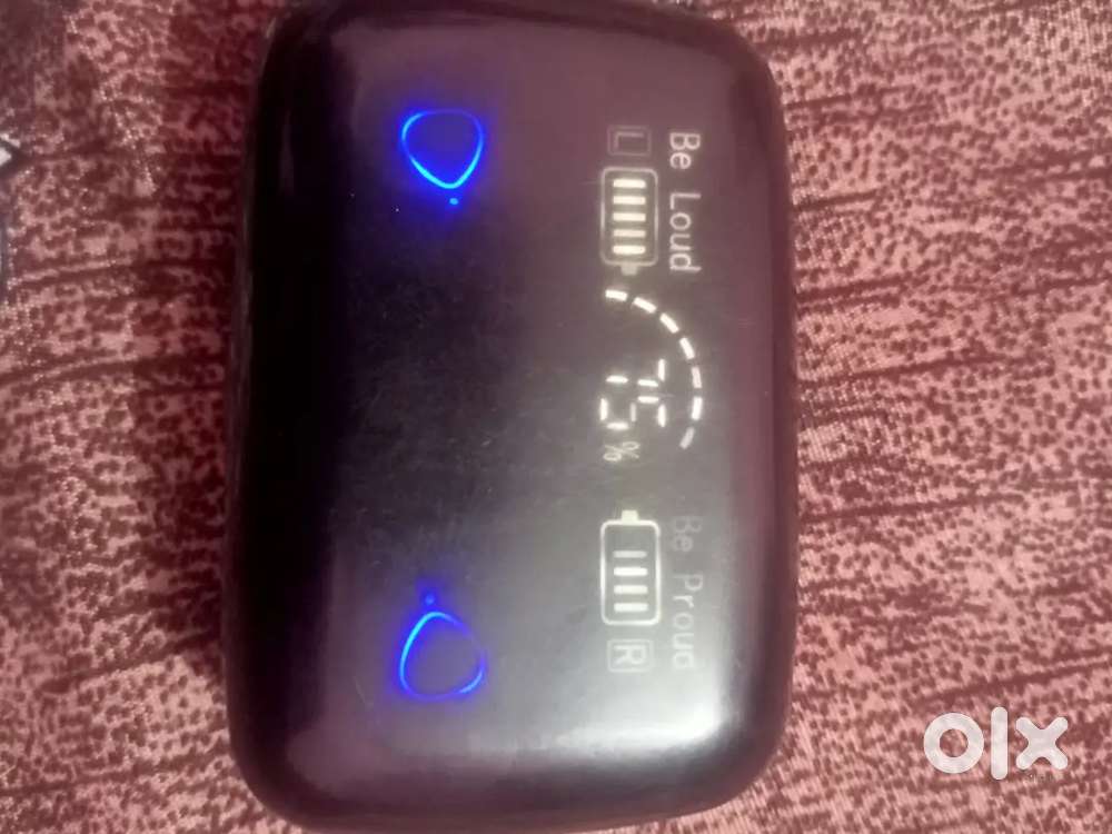 NEW BLACK EARBUDS WITH AMAZING POWERBANK AND TORCH GIVEN