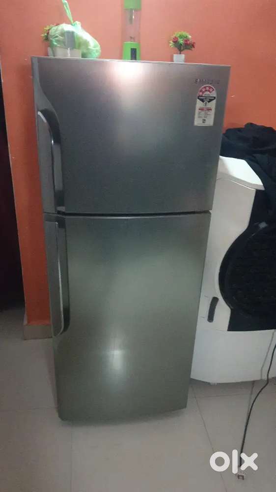 Samsung Double Door - Top Freezer

255 Litres Refrigerator