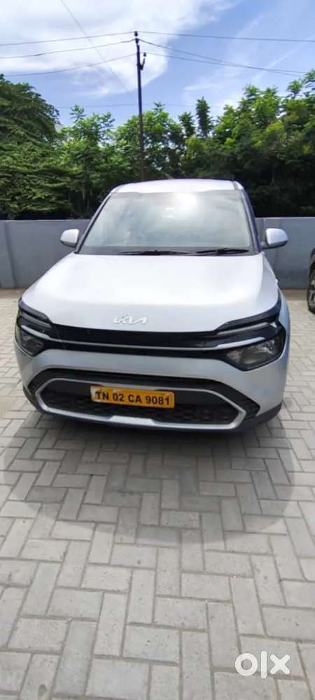 Car Driver Travels with bage license