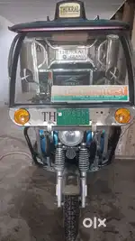 THUKRAL Electric E-riksha