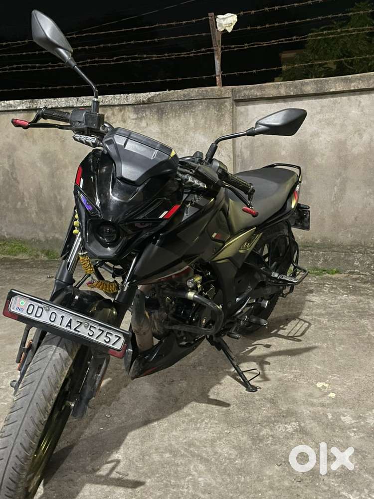 150CC WITH QUITE GOOD MODIFICATIONS,Dashing Bike For College Going