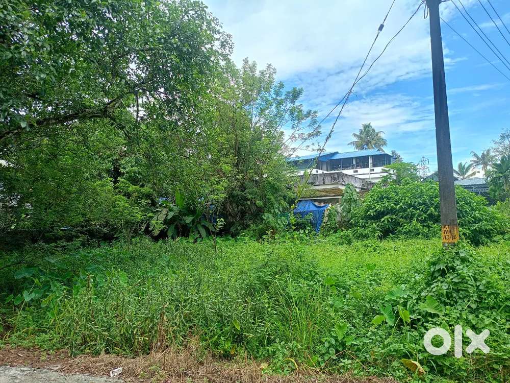Land for sale airport 500 m distance