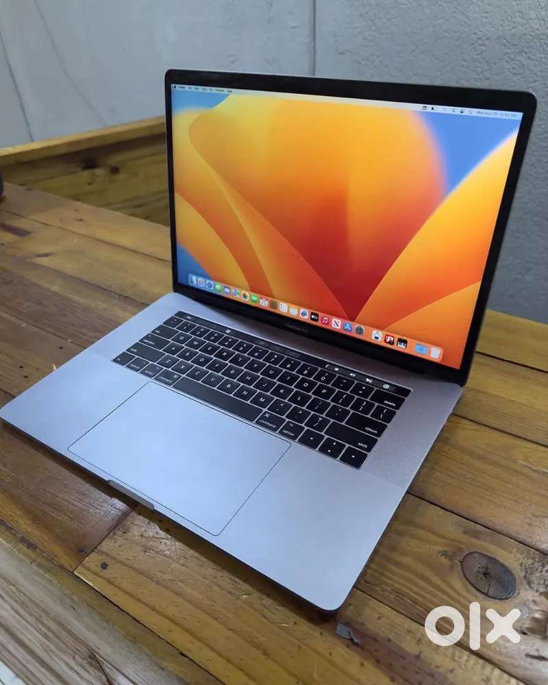 Apple Macbook Pro A1707 Core i7 16GB/1TB Laptop
