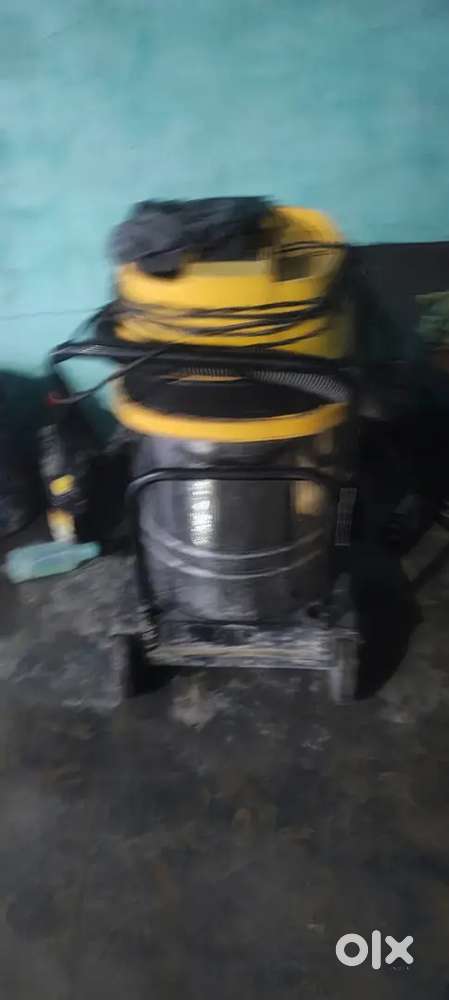 Rent pr dena hCar washing center pressure machine aur vaccum cleaner h