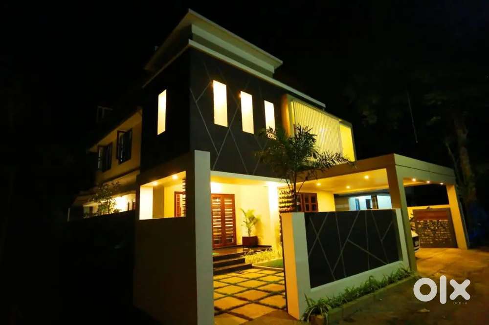 Alappuzha town near 4 cent 3 BHK 1650 sqft house sale