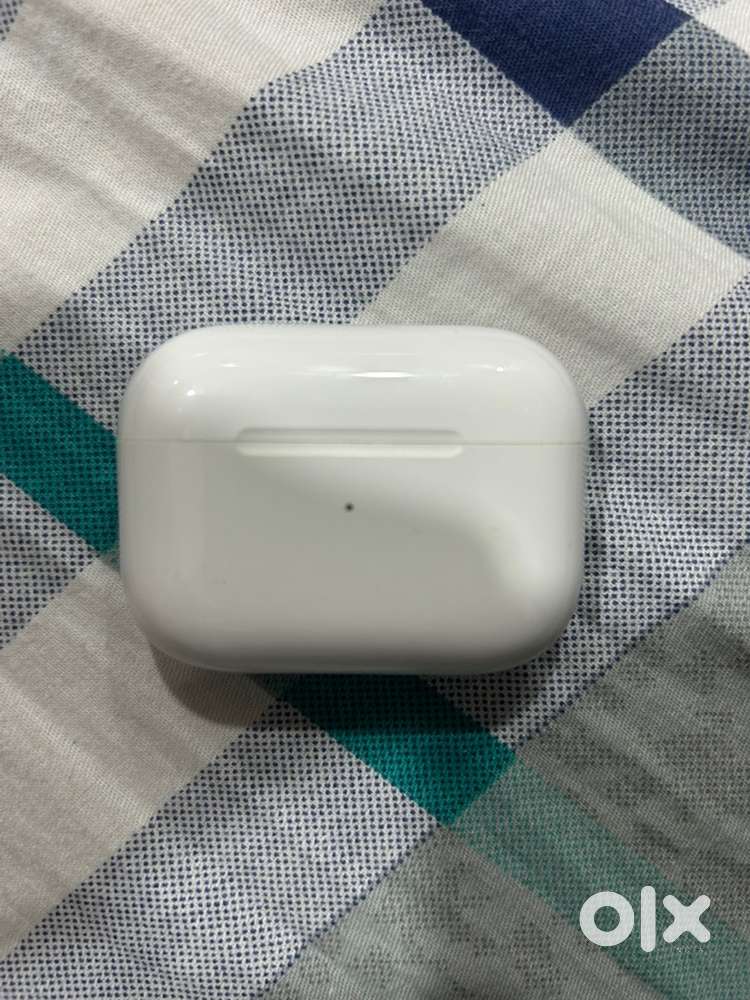 Apple earbuds