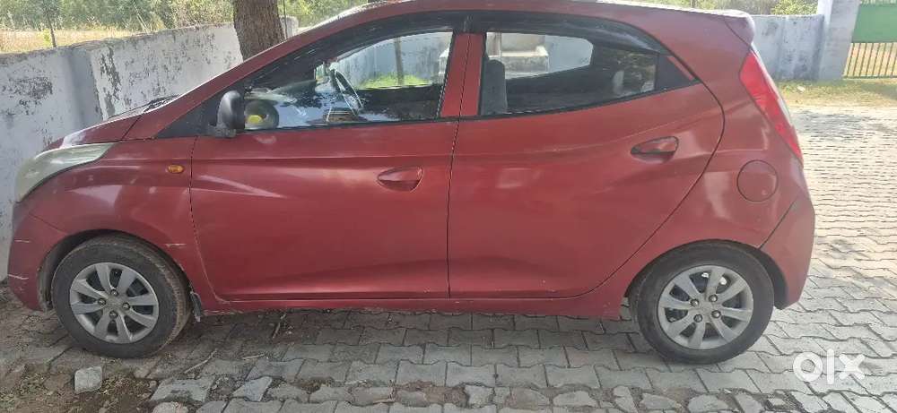 Hyundai EON 2012 LPG 148000 Km Driven