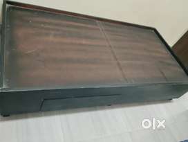 Selling Diwan which is in good condition. This comes with storage