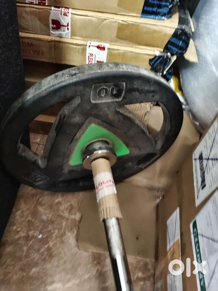 AeroFit 10kg Weight Plates with Barbell Rod – Great Condition