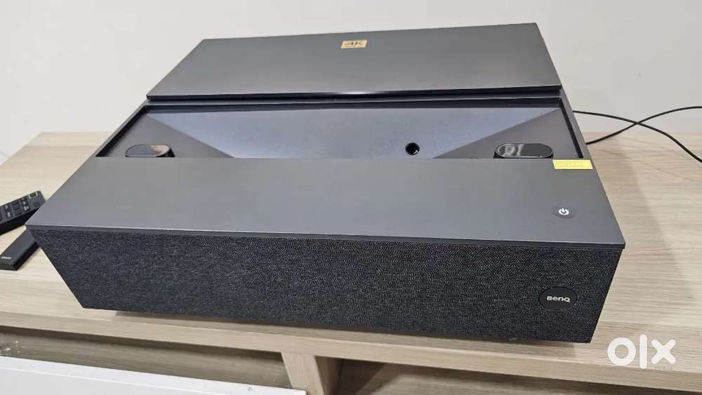 Benq v7050i  UHD projector