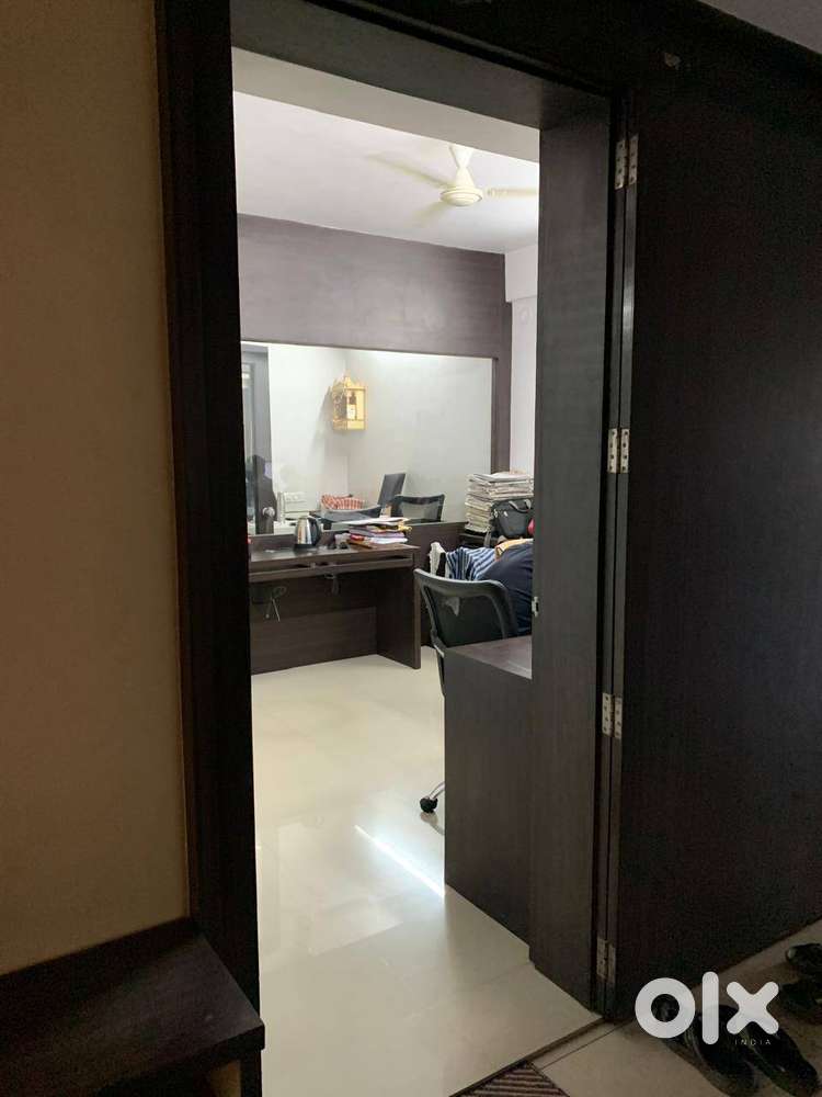 Prime Location, Attached Washrooms,Cabins & Workstations