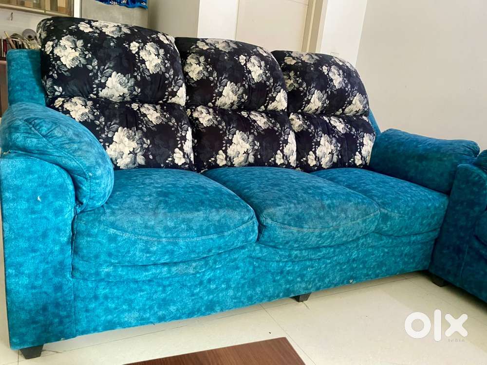  3+1+1 Sofa Set for Sale – Excellent Condition  Quick Deal