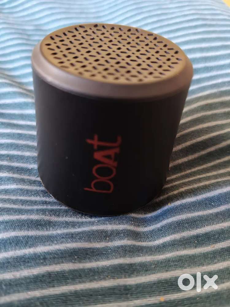 Small speaker