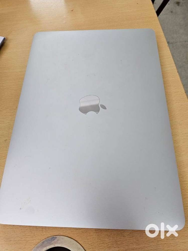 MacBook Pro 15,2