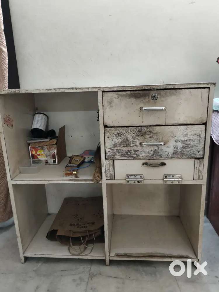 Cash counter available at affordable price