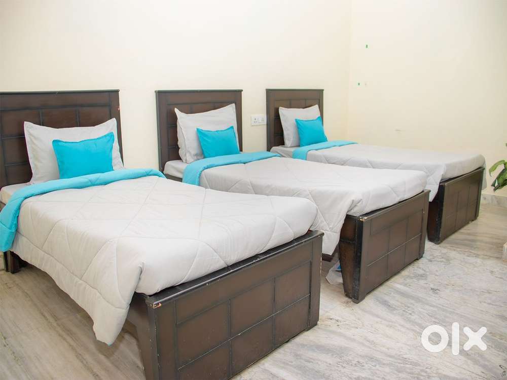PG in Noida Sector 18 for Girls and Boys