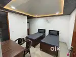 Pg ke liye Receptionist or cook chahiye