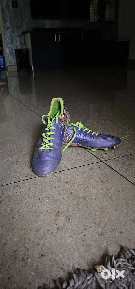 NIVIA Football Boots  Size =7